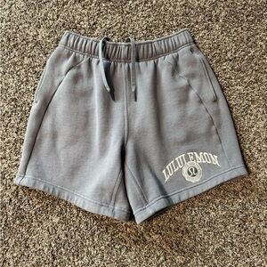 Lululemon scuba oversized shorts 7 inch… solar gray… size XS